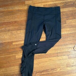 LIKE NEW Lululemon capri leggings